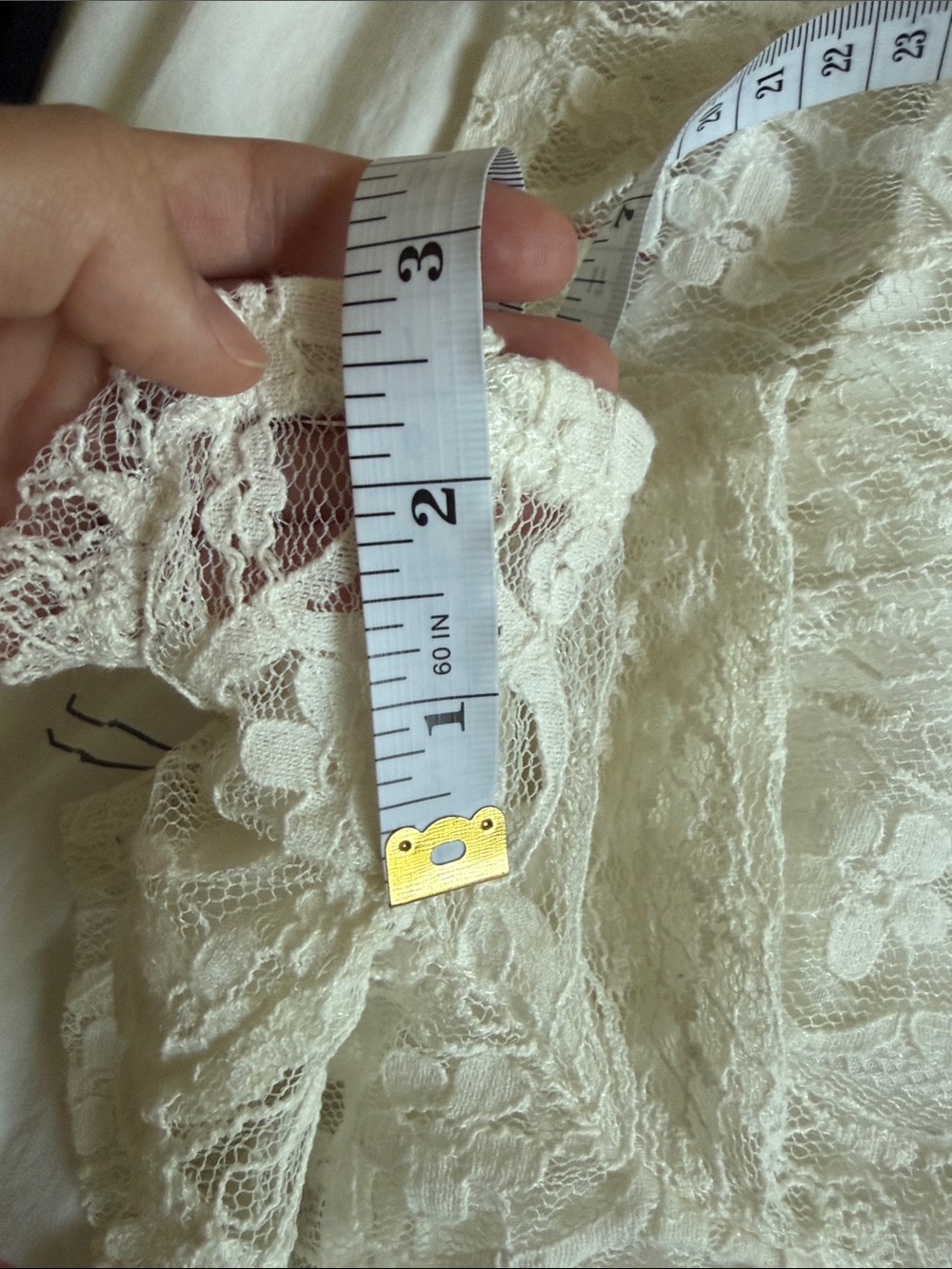 White smocked and lace romper - Picture 5 of 5